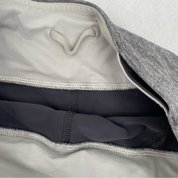 LULULEMON Women’s Inspire Crop II Gray Heathered Coal Lila Stripe size: 6 - Picture 4 of 13